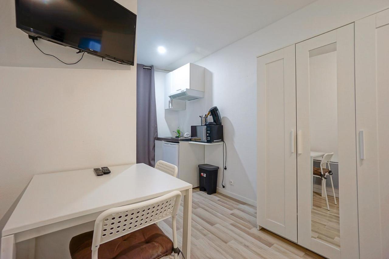 Charming And Cozy Near Montparnasse Apartment ปารีส ภายนอก รูปภาพ